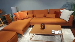 Ecksofa Mioko Stoff 24 Kupferbraun mit 5 Kissen