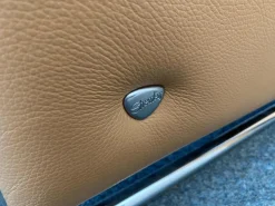 Ecksofa Modell Emily iLeder Cori Farbe Caramel Metall Armlehne Chrom mit Power Funktionen