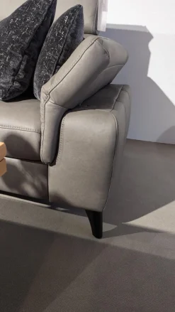 Ecksofa Motion IV Leder LL Evita Smoke Grau Metallfuß Schwarz Mit Tisch Und Kissen