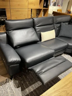 Ecksofa MR9120 Leder Montana Night Schwarz Füße Metall Schwarz Inklusive Kissen