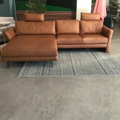 Ecksofa Omega 16 Leder D-Tara-Anilin Canyon Braun Füße Metall GH Schwarz