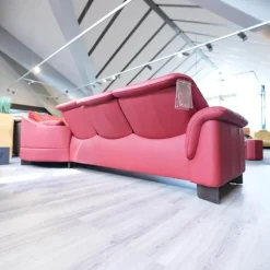 Ecksofa Paradies Leder Paloma Cherry Rot Fuß Buche Wenge Schwarz Mit Kissen Und Couchtisch