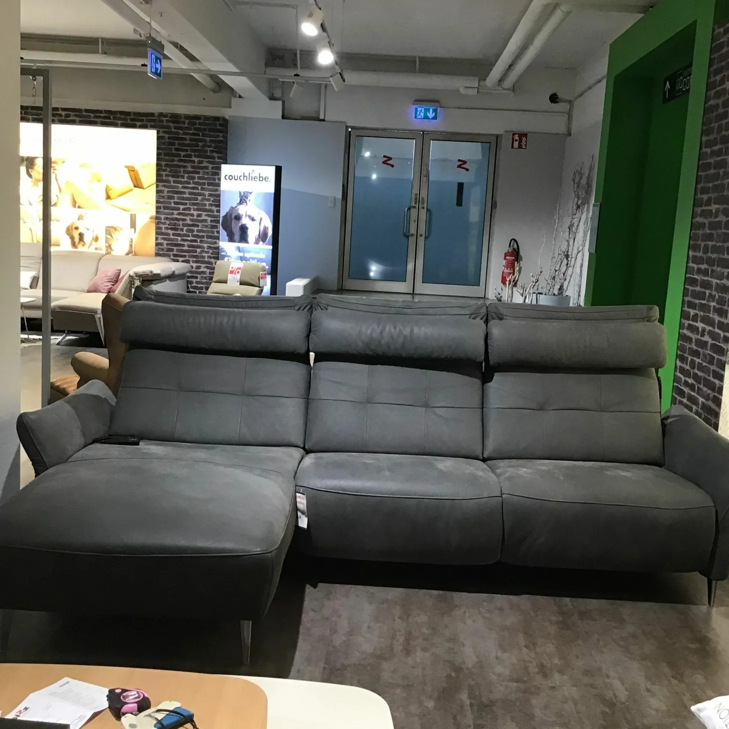 Ecksofa Patras Leder Aurelia Graphit Grau Füße Aluminium Poliert mit Verstellfunktionen