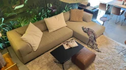 Ecksofa Perry Stoff Elettra 202 Grau Keder Gros Grain 142 Grau Braun Füße Silber Inklusive Kissen