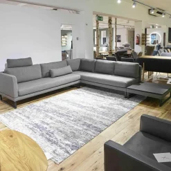 Ecksofa PL Numa Stoff 10 Grau Mit Tisch Und Kissen