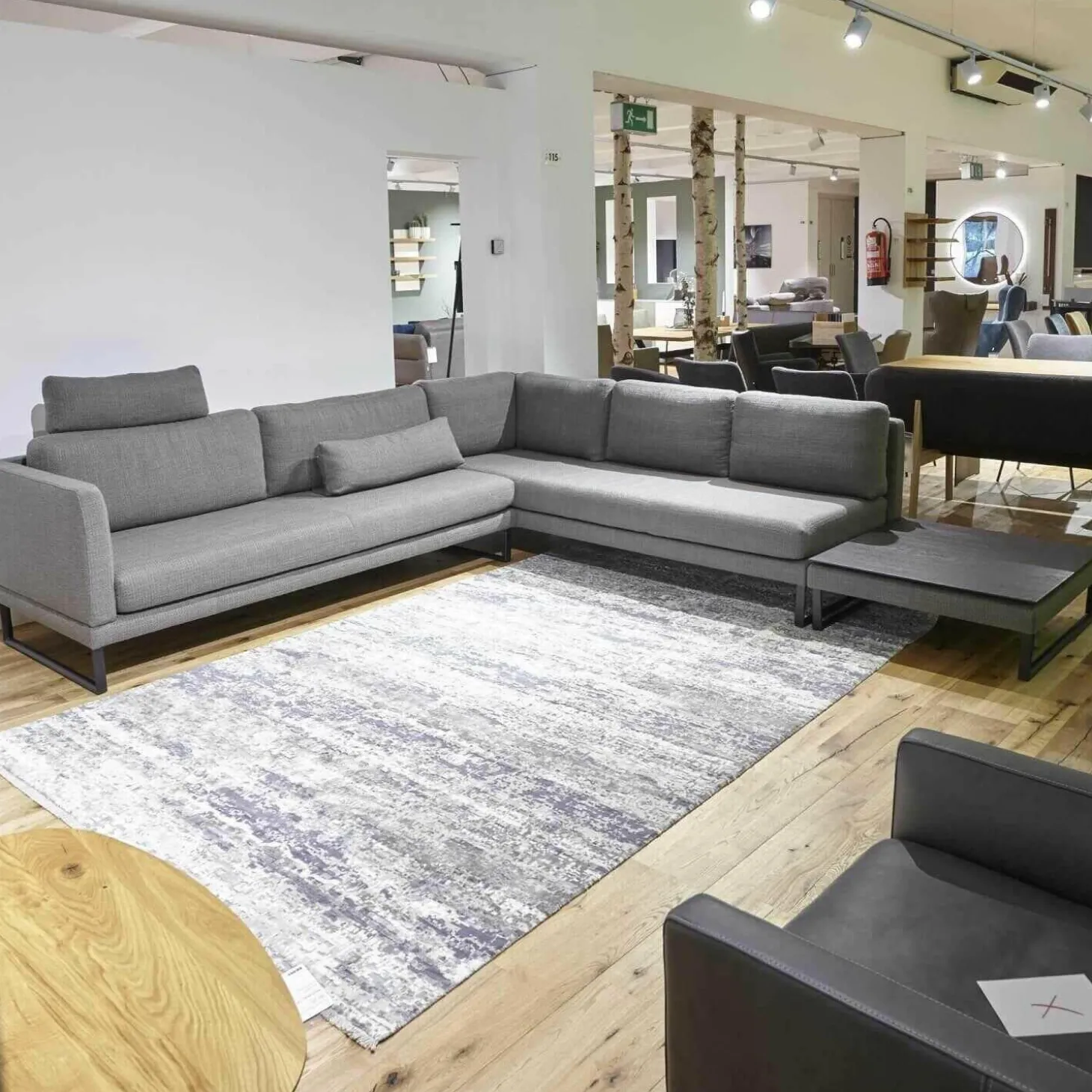 Ecksofa PL Numa Stoff 10 Grau Mit Tisch Und Kissen