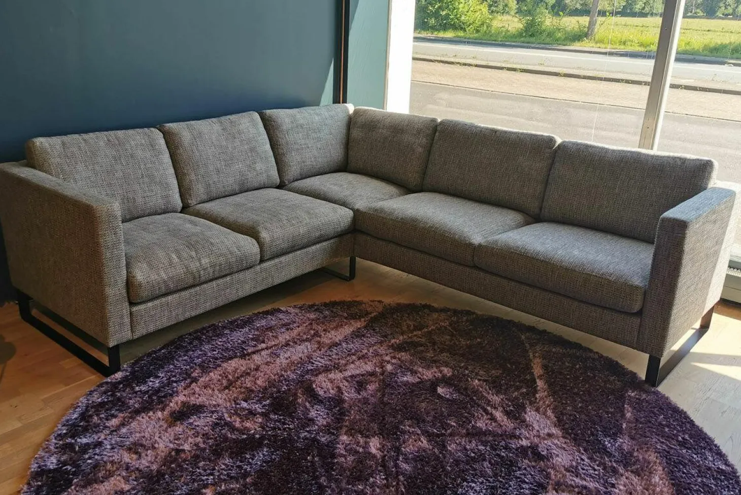 Ecksofa Sacco Stoff Carlucci Di Chivasso Beige Grau Meliert Kufen Metall Schwarz Lackiert
