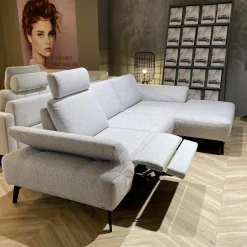 Ecksofa Theodor Stoff Catona Beige mit motorischer Verstellung und 1 Kopfstütze