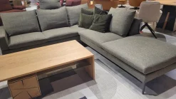 Ecksofa Tigra Landscape JR 2226 Stoff Siena C0006 Grau Grün Eckfuß Metall Schwarz Lackiert Mit Verstellbarer Armlehne