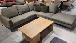 Ecksofa Tigra Landscape JR 2226 Stoff Siena C0006 Grau Grün Eckfuß Metall Schwarz Lackiert Mit Verstellbarer Armlehne