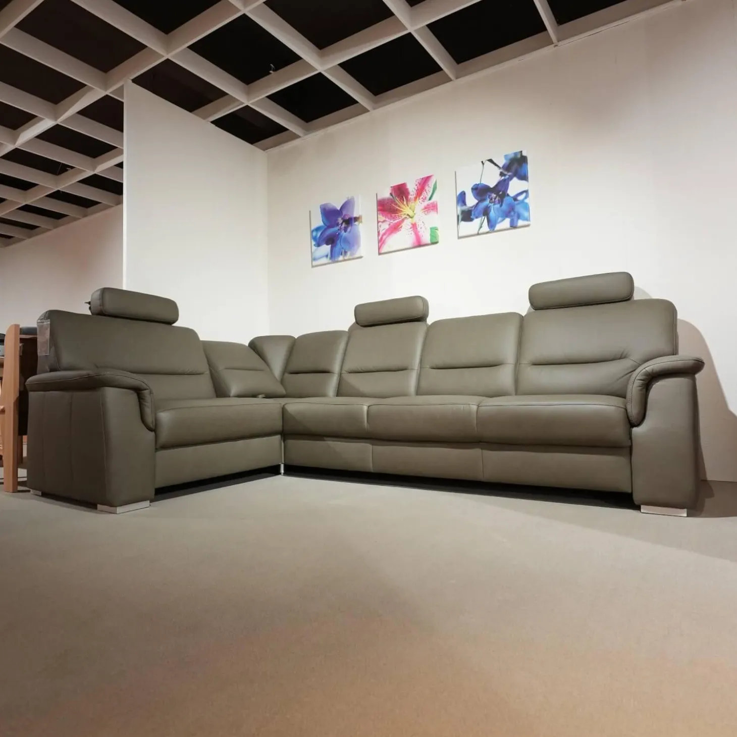 Ecksofa Urbino Leder Vivre Smoke Grau Füße Aluminium Inklusive Kopfstütze