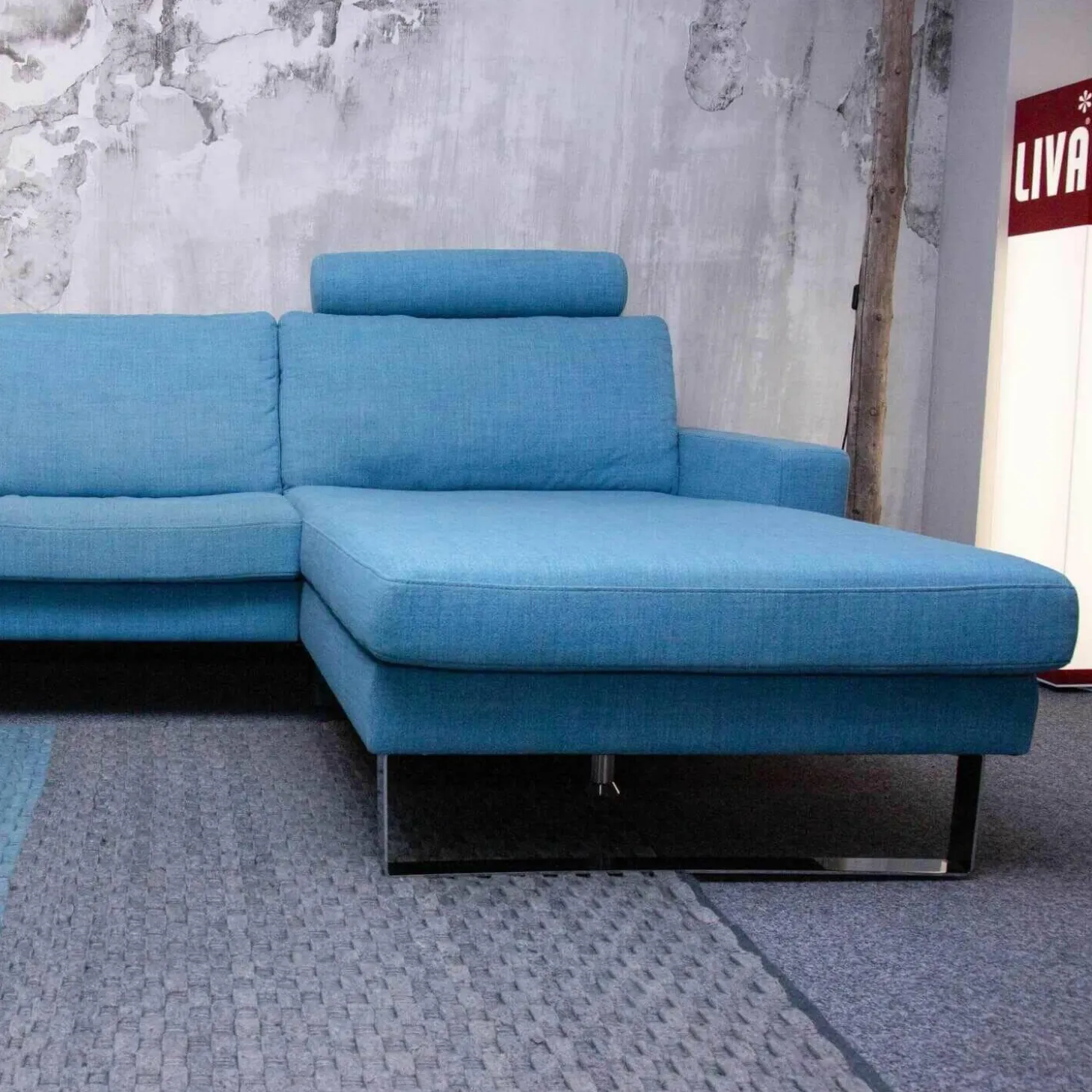 Ecksofa Variant Stoff 14 Wollny HellblauFüße Chrom mit Kopfstütze