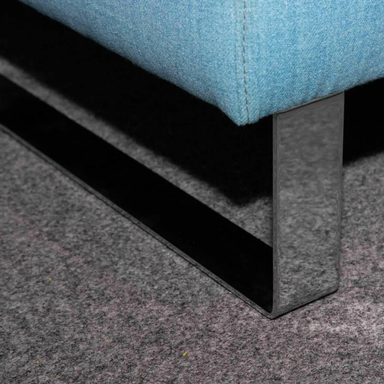 Ecksofa Variant Stoff 14 Wollny HellblauFüße Chrom mit Kopfstütze