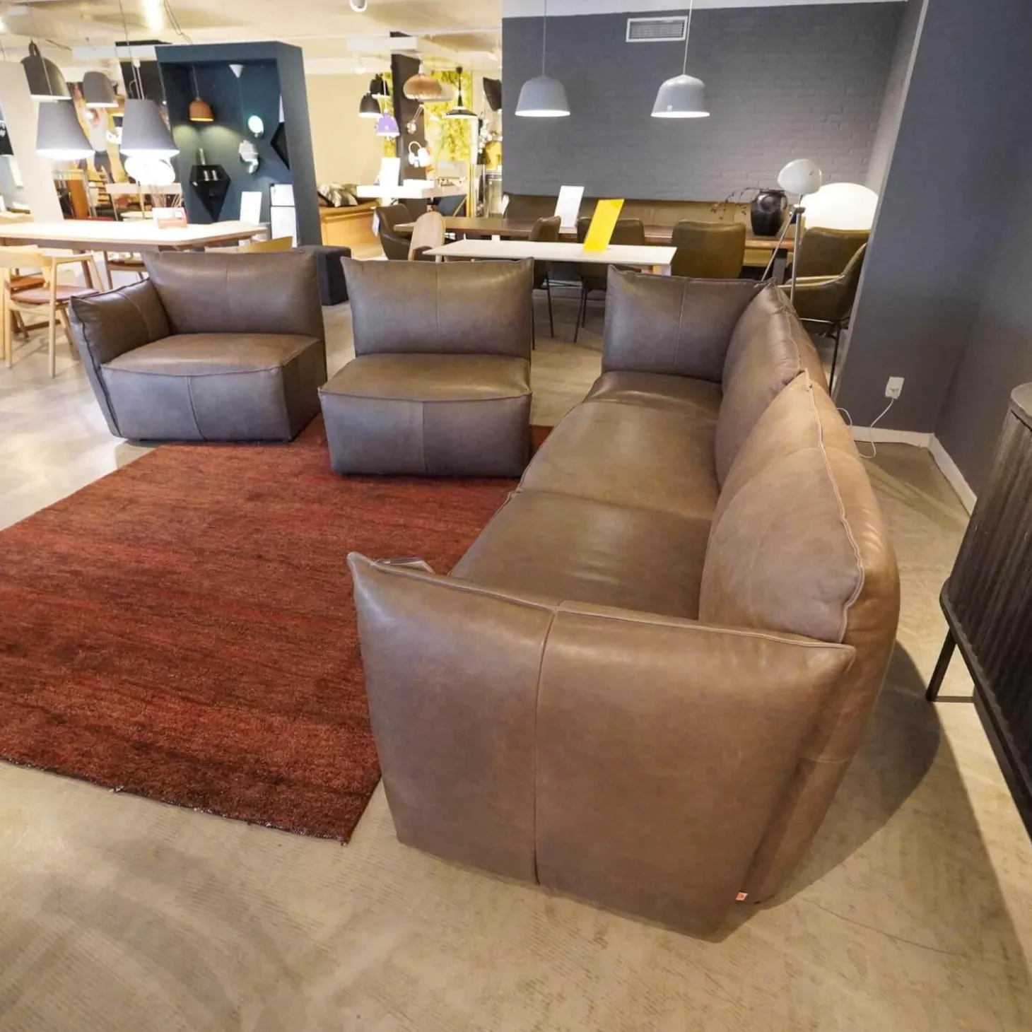 Ecksofa Vasa Rustikales Leder Dunkelbraun Beine Schwarz