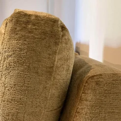 Ecksofa Vita 9 Stoff 30 Gingerbread mit Kissen und integrierten Ablagen