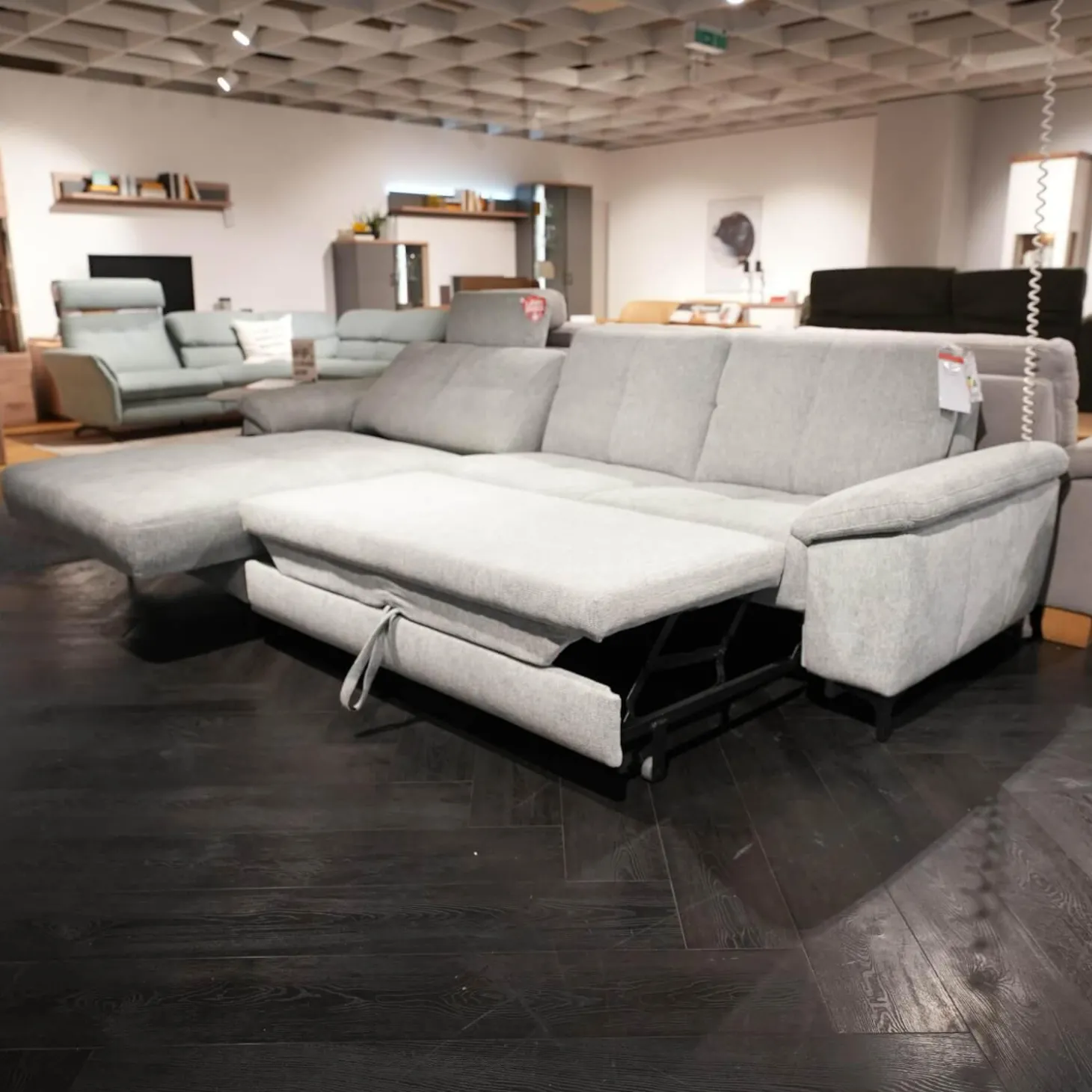 Ecksofa Viva 246 Stoff Famous Frost Grey Grau Metallfuß 865 Schwarz Matt Inklusive Kopfstütze