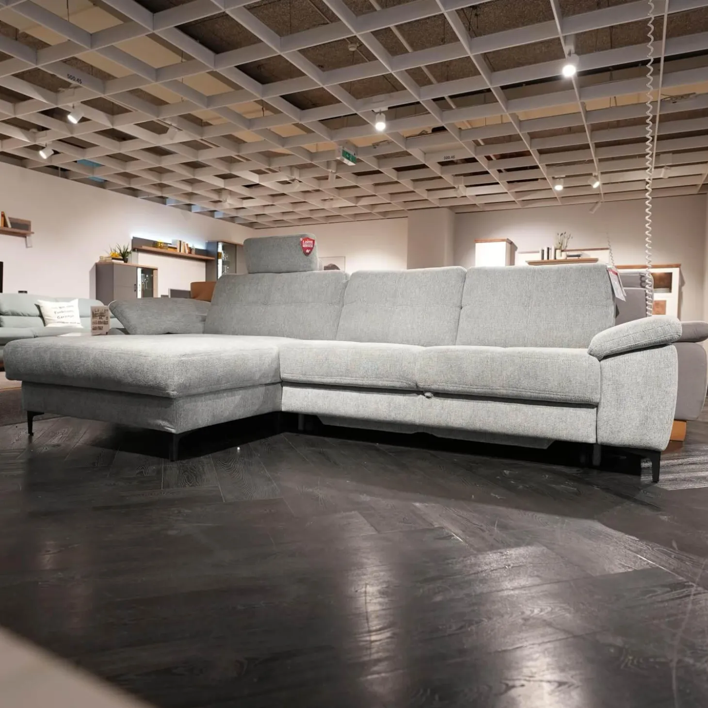 Ecksofa Viva 246 Stoff Famous Frost Grey Grau Metallfuß 865 Schwarz Matt Inklusive Kopfstütze