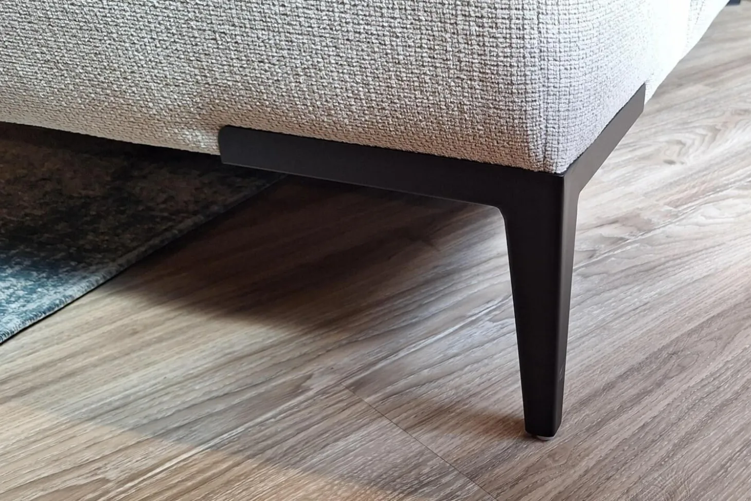 Ecksofa Wave Stoff Wandoo Naturelle Beige Füße Schwarz Lackiert