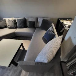 Ecksofa Wohnlandschaft Onda Bezug Stoff 05.464 Eisengrau Füße Massivholz Eiche Schwarz Gebeizt Inklusive Kissen