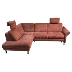 Ecksofa ZE EM20010 Stoff Cyber Barolo Rot Füße Aluminium Schwarz Pulverbeschichtet Inklusive 2 Kopfstützen