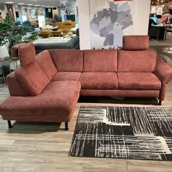 Ecksofa ZE EM20010 Stoff Cyber Barolo Rot Füße Aluminium Schwarz Pulverbeschichtet Inklusive 2 Kopfstützen