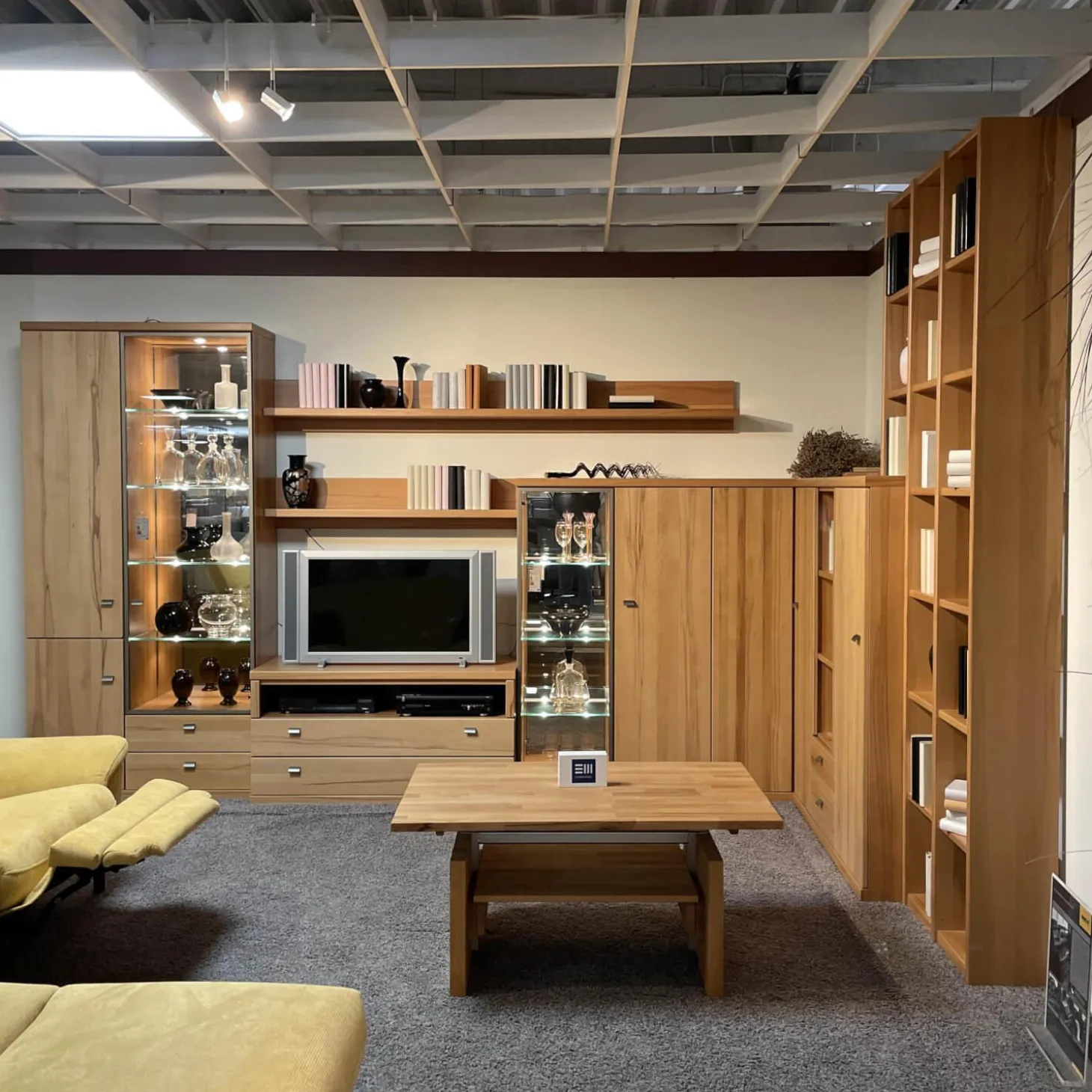 Eck-Wohnwand FINO Kernbuche Furniert Mit Glaselementen Und Spiegelrückwänden