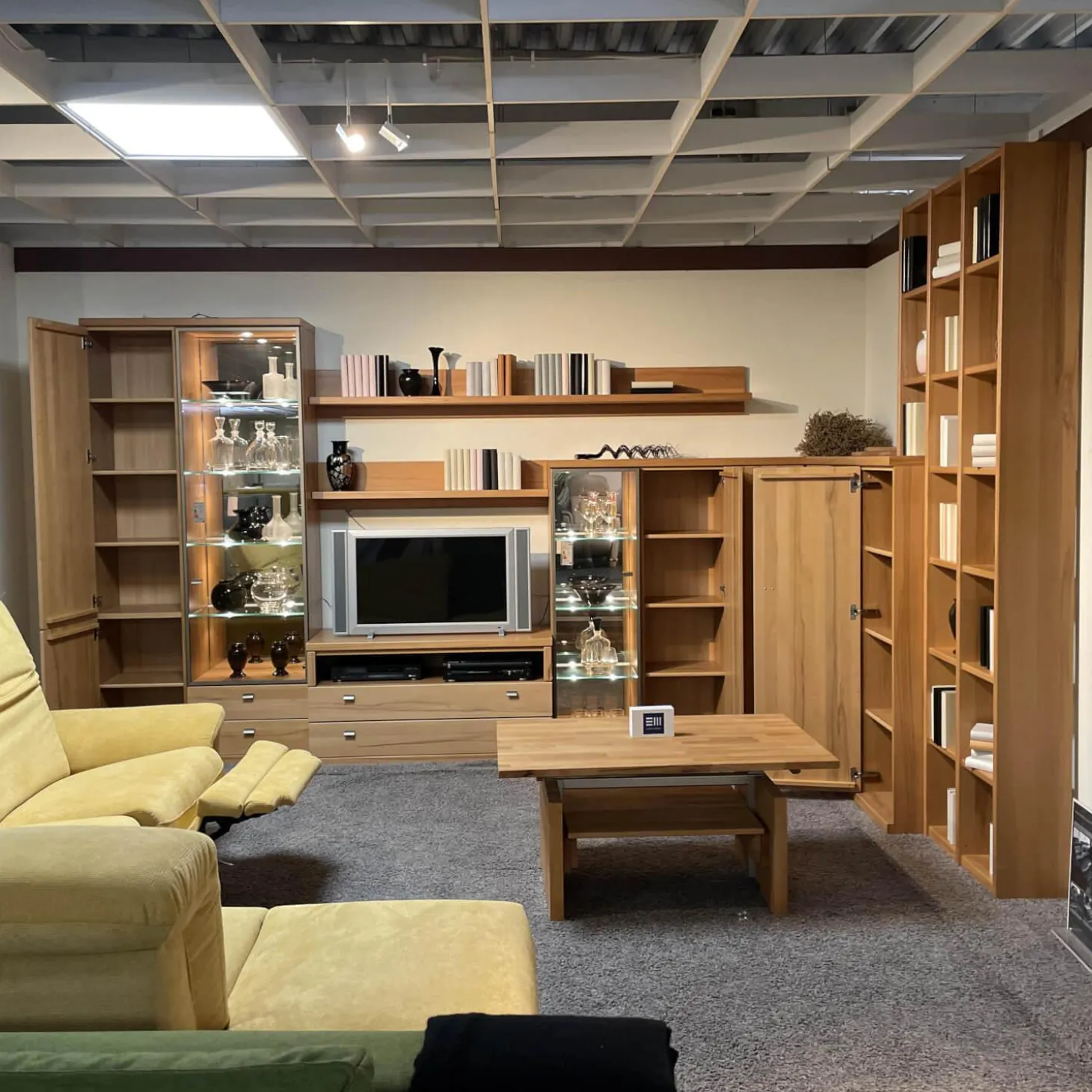 Eck-Wohnwand FINO Kernbuche Furniert Mit Glaselementen Und Spiegelrückwänden