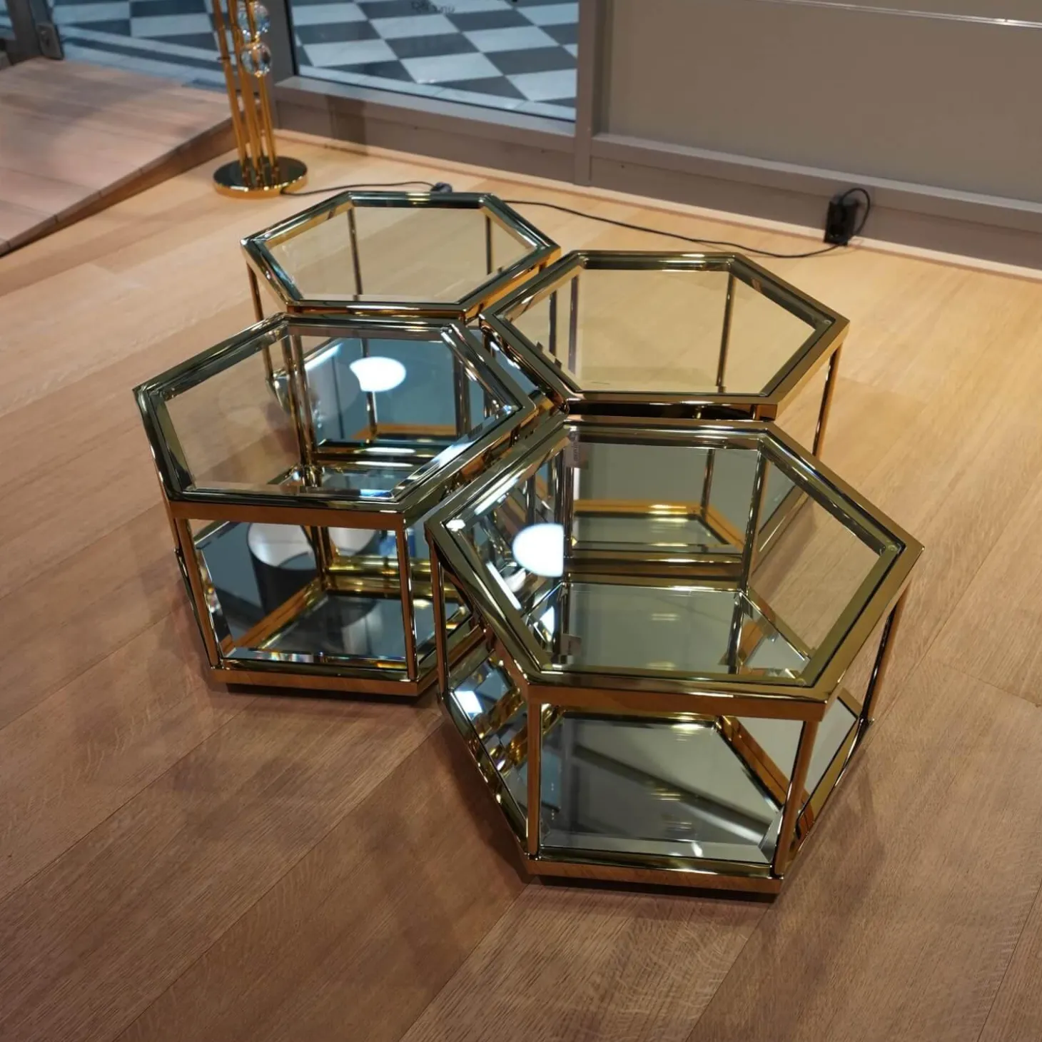 4er Ensemble Couchtisch Sax Platte Klarglas Metallrahmen Mit Gold-Finish