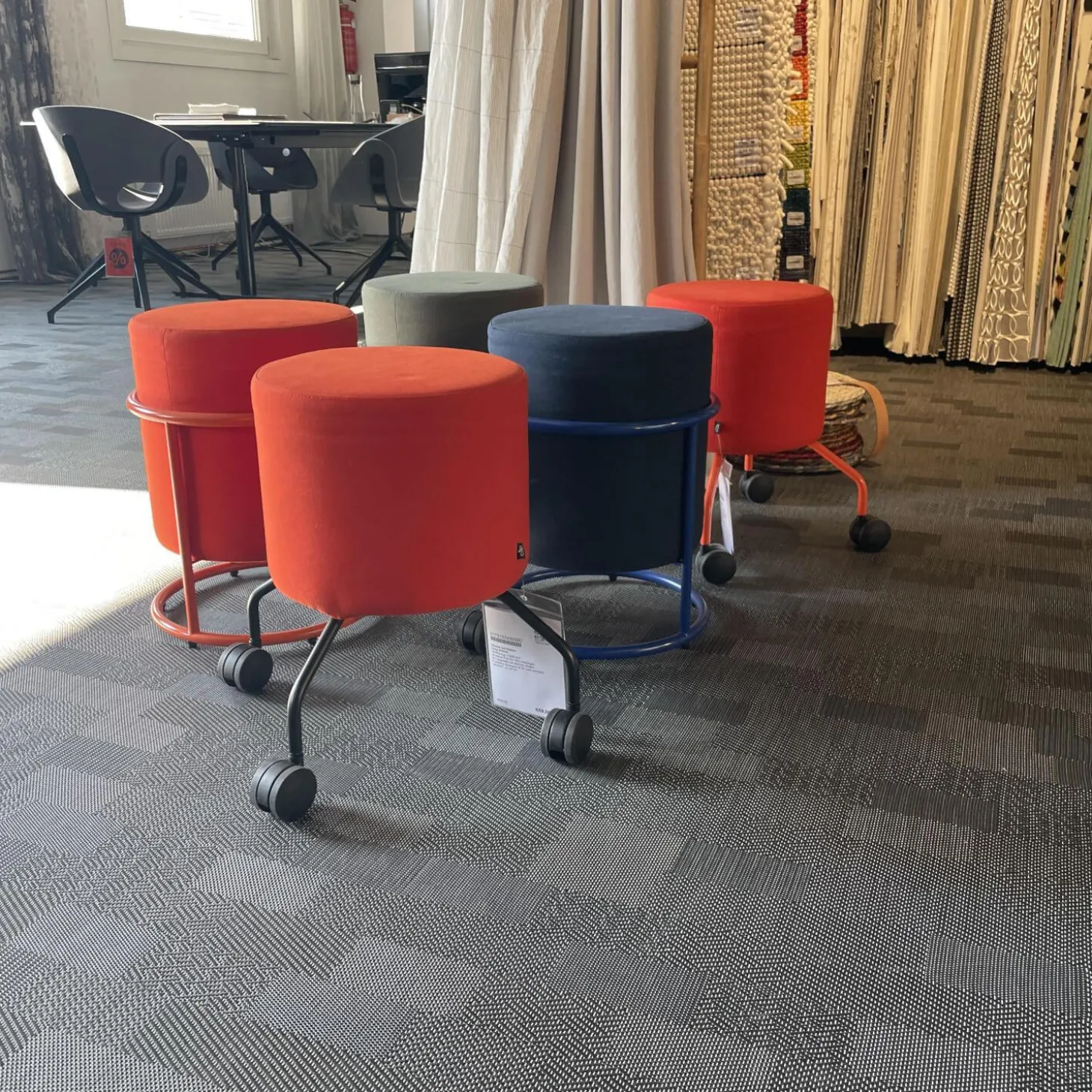 5er Hockergruppe Drop In Dunkelblau Rotorange Und Olive