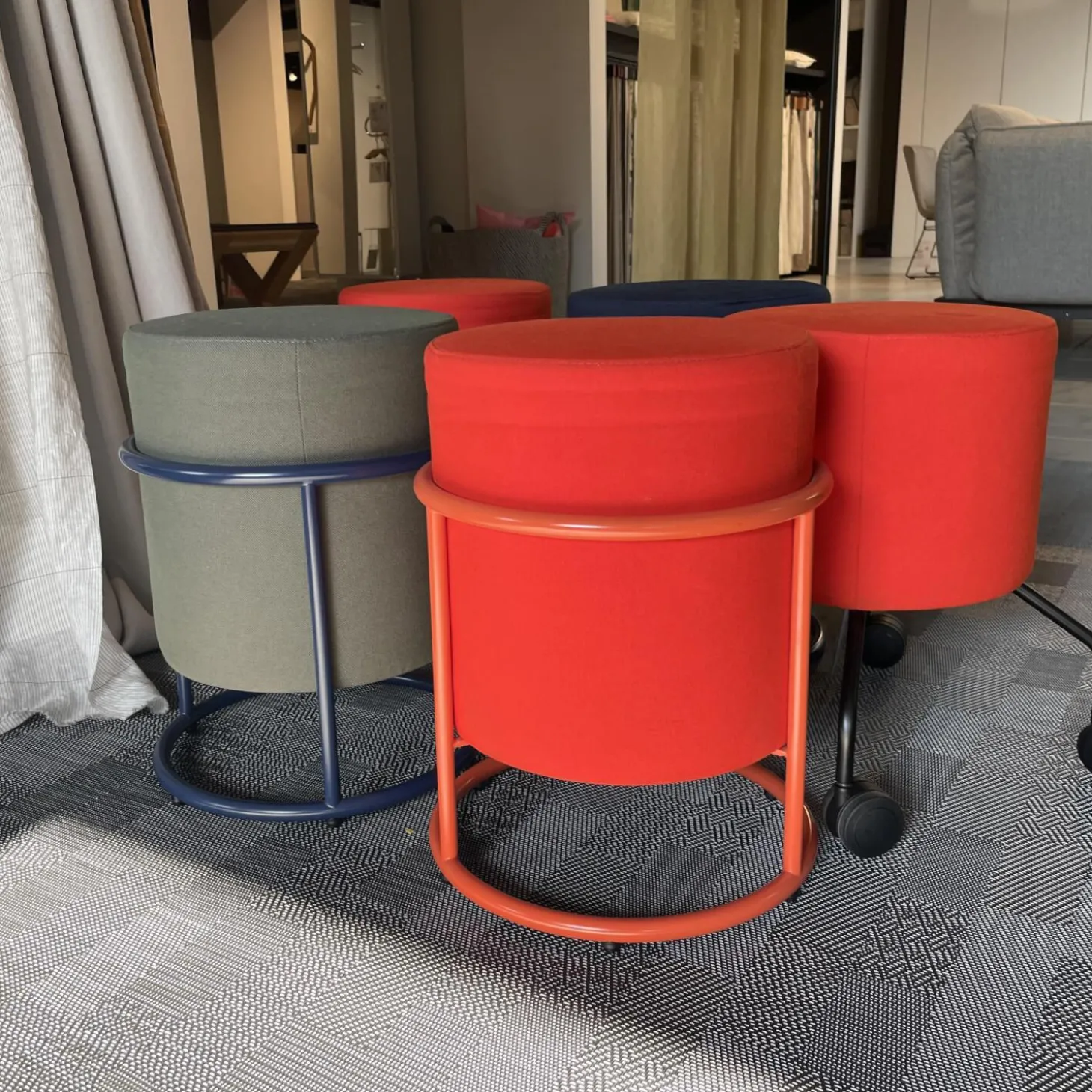 5er Hockergruppe Drop In Dunkelblau Rotorange Und Olive