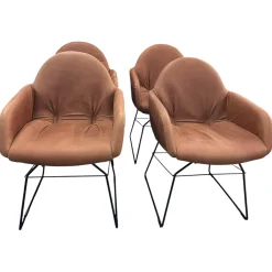 4er Set Armlehnenstuhl Step Leder 2 13 Cognac Braun Gestell Stahl Schwarz Pulverbeschichtet