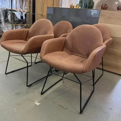 4er Set Armlehnenstuhl Step Leder 2 13 Cognac Braun Gestell Stahl Schwarz Pulverbeschichtet