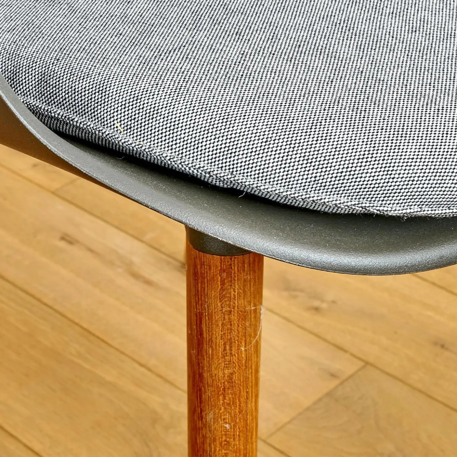 2er Set Armlehnstuhl Aiir Kunststoff Pepper Grau Füße Teak