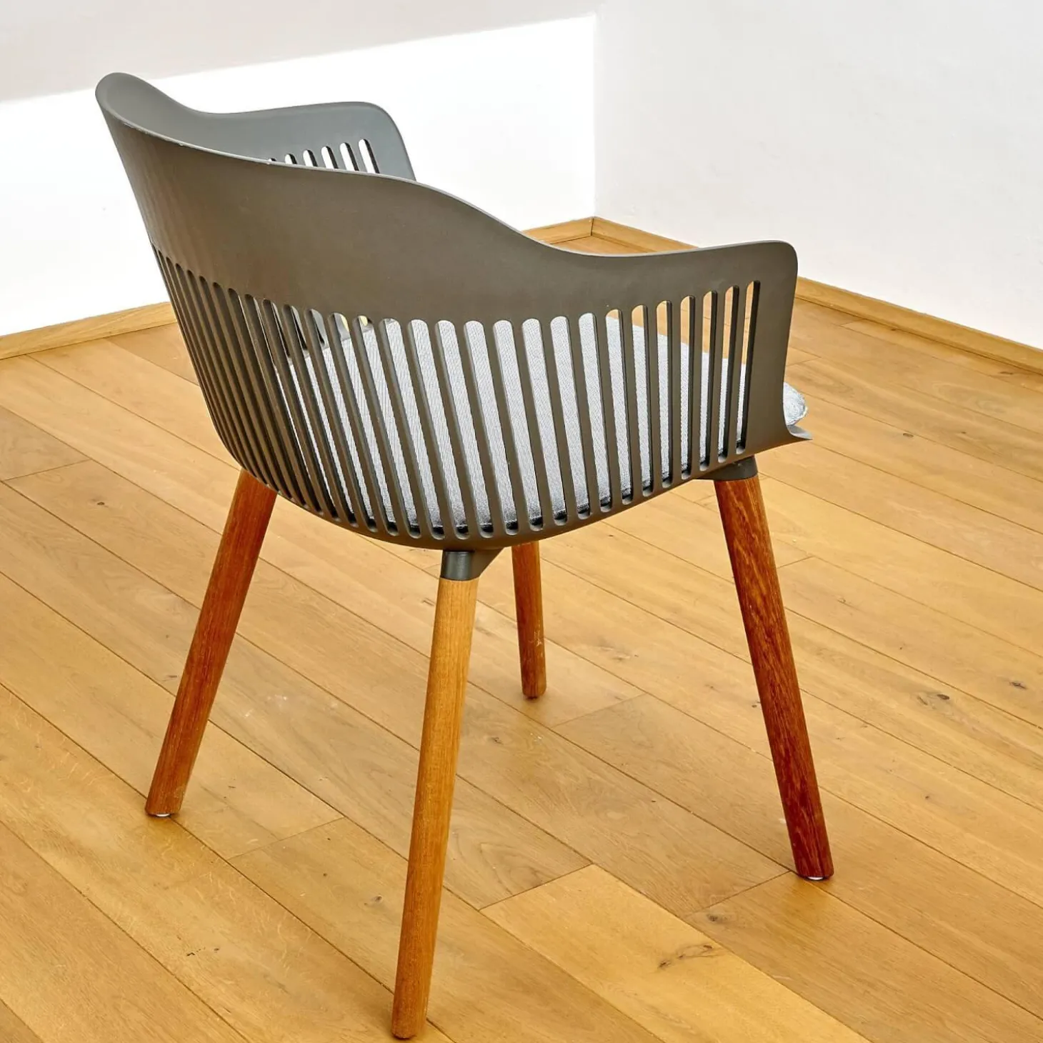 2er Set Armlehnstuhl Aiir Kunststoff Pepper Grau Füße Teak