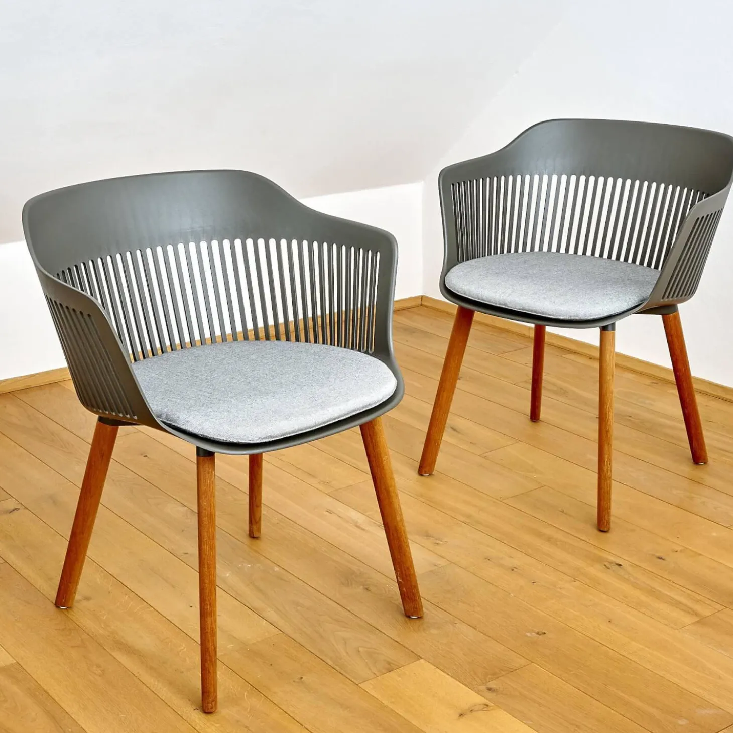 2er Set Armlehnstuhl Aiir Kunststoff Pepper Grau Füße Teak