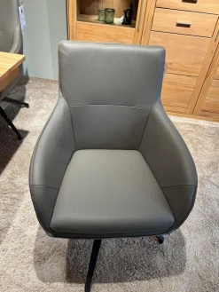 6er Set Armlehnstuhl George Leder Toledo Smog Grau Drehgestell Schwarz Matt Pulverbeschichtet