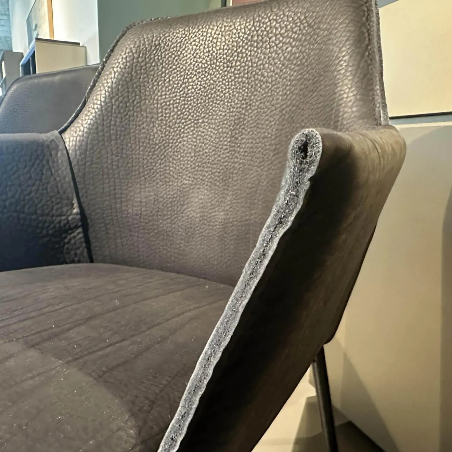 6er Set Armlehnstuhl High Grace Leder Magnum Ebony 96001 Schwarz Gestell Stahl Schwarz