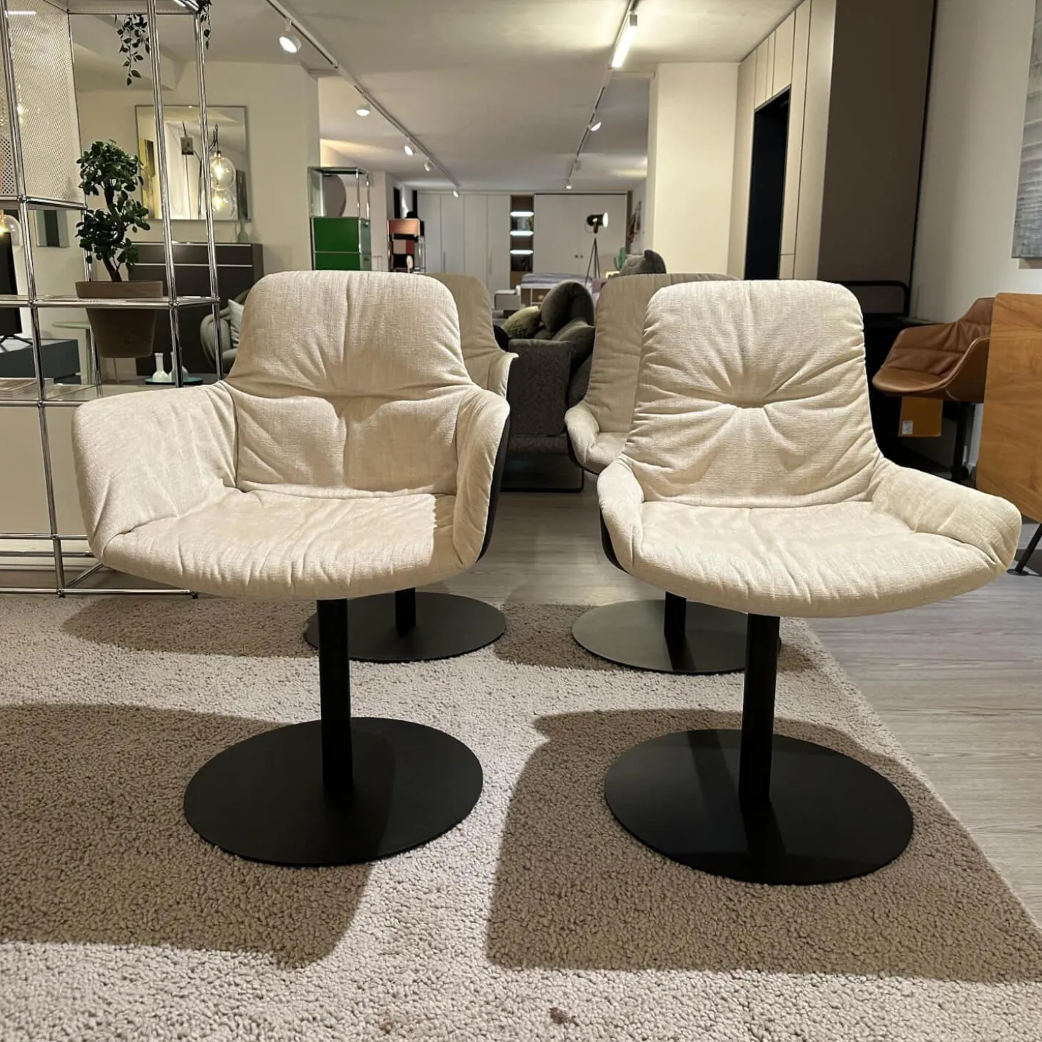 4er Set Armlehnstuhl Leya Innen Stoff Maple 212 Beige Außen Leder Orient 20001 Ebony Schwarz Gestell Metall Schwarz Pulverbeschichtet