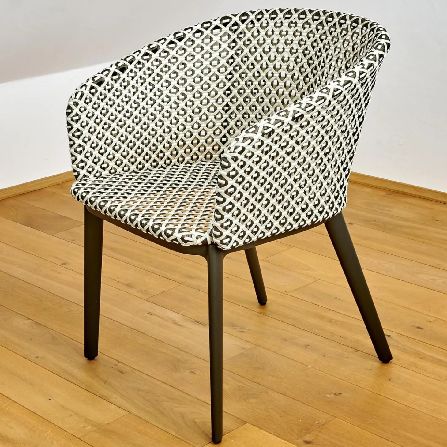 2er Set Armlehnstuhl Mbrace Geflecht Pepper Grau Schwarz Gestell Aluminium Lipari