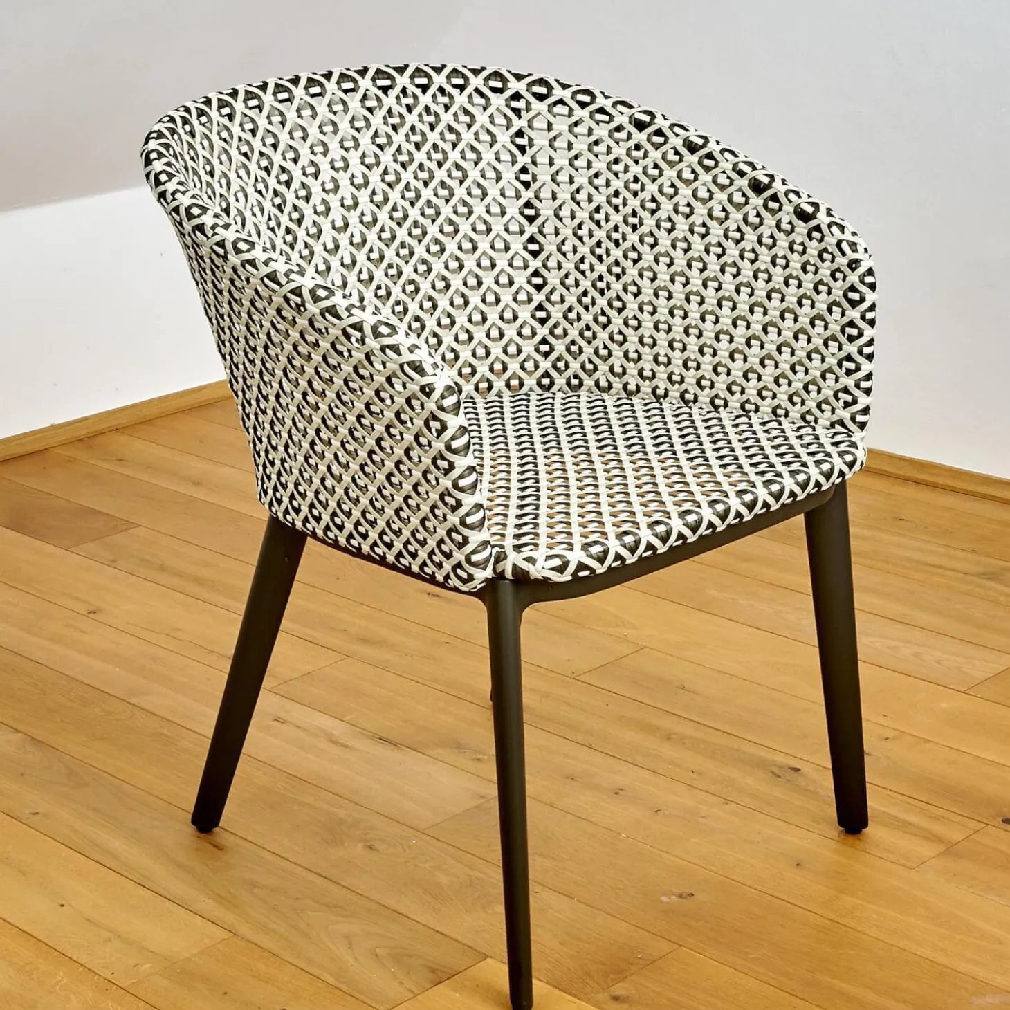 2er Set Armlehnstuhl Mbrace Geflecht Pepper Grau Schwarz Gestell Aluminium Lipari