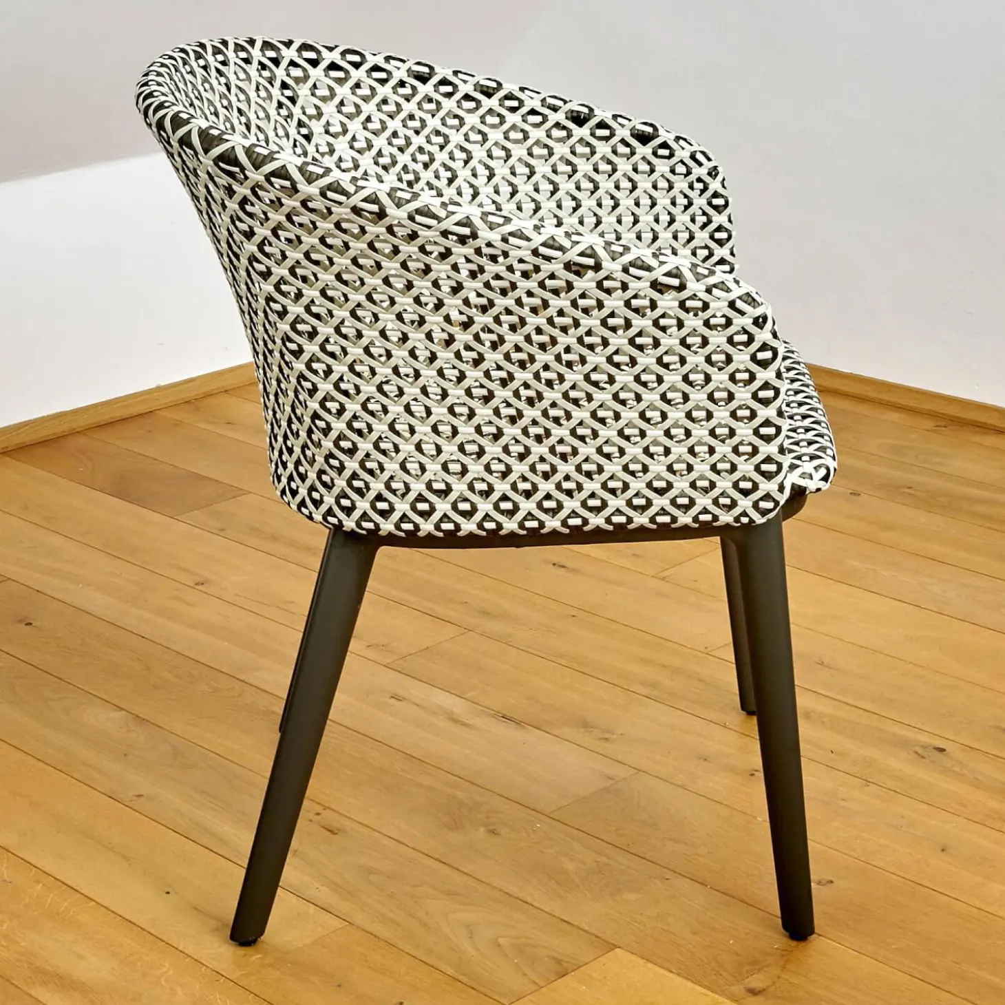 2er Set Armlehnstuhl Mbrace Geflecht Pepper Grau Schwarz Gestell Aluminium Lipari