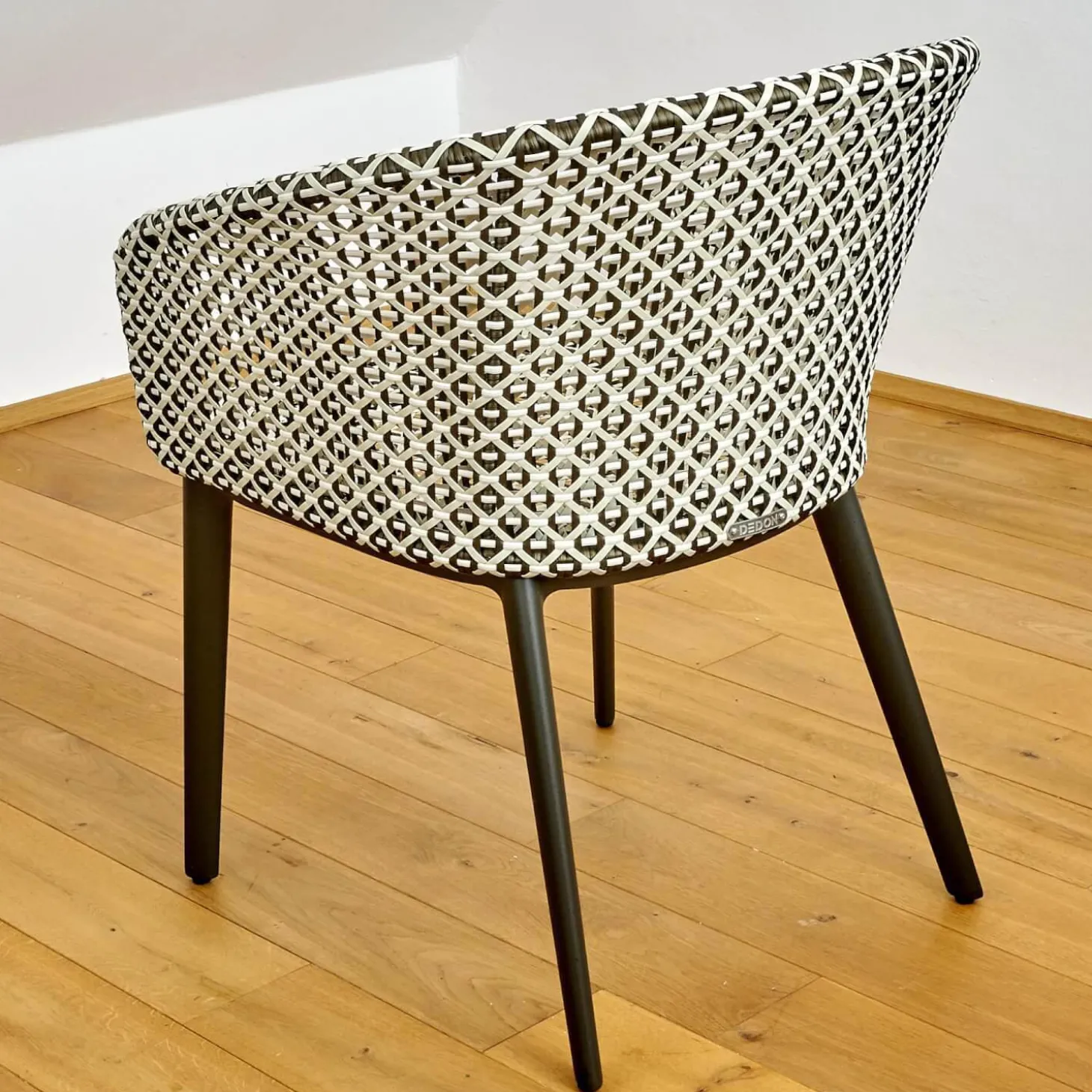 2er Set Armlehnstuhl Mbrace Geflecht Pepper Grau Schwarz Gestell Aluminium Lipari