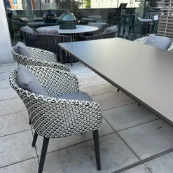 4er Set Armlehnstuhl MBrace Rücken Fasergeflecht Pepper Weiß Schwarz Gestell Aluminium Schwarz Mit Sitzkissen