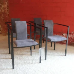 4er Set Armlehnstuhl Trik Bezug Alcantara Leder Grau Gestell Metall Schwarz