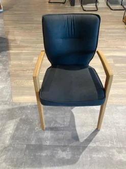 4er Set Armlehnstuhl Wilshere Stoff Texel 510 Anthrazit Gestell Massivholz Geölt