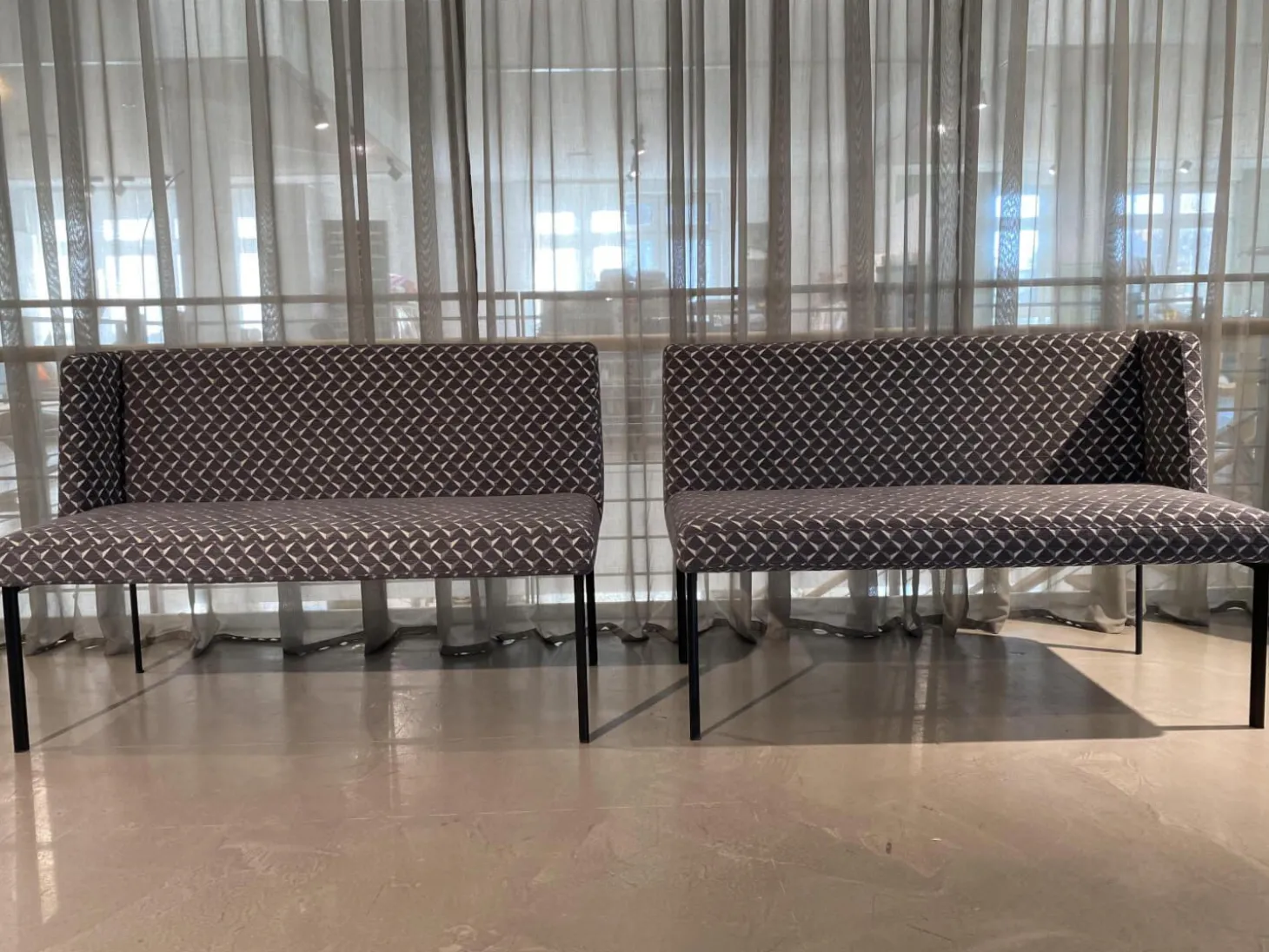 2er Set Bank Juna Stoff Diamante Grigio Grau Fuß Stahl Schwarz Gepulvert