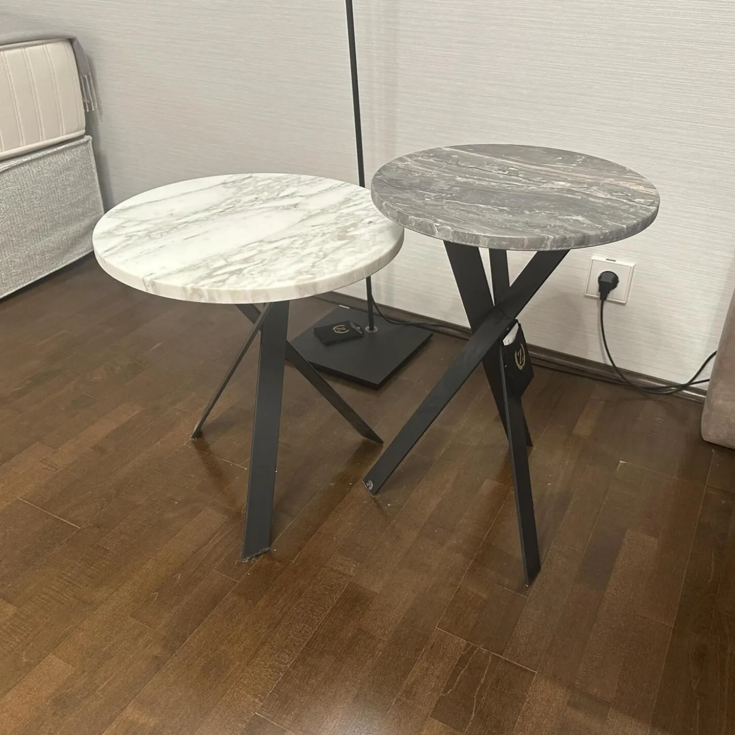 2er Set Beistelltisch Mortimer Platten Orobico Black 3 Stein Weiß Und Grau Gestell Stahl Schwarz