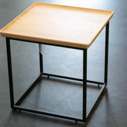 2-er Set Couchtisch Tischplatte Massiv Eiche Farblos Lackiert Gestell Stahl Lack Matt Verkehrsschwarz RAL 9017 ohne Kissen