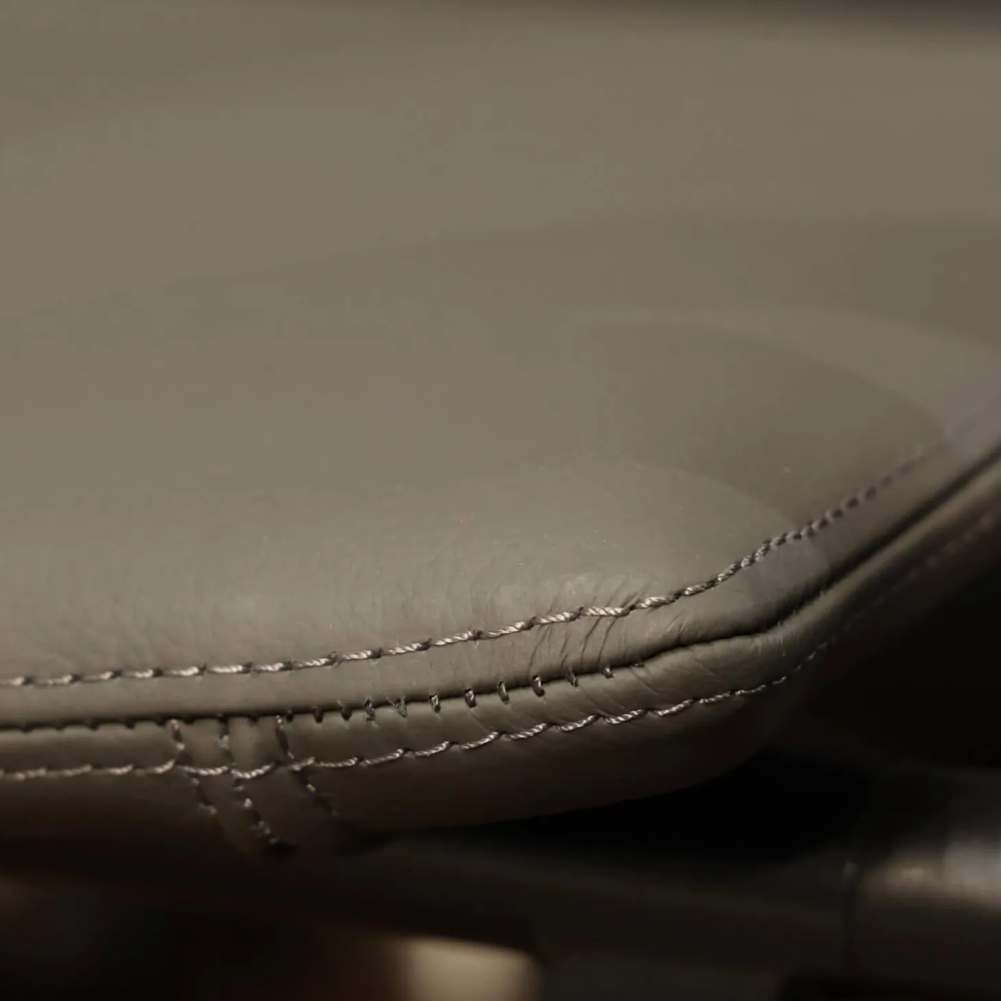 2er Set Freischwinger Kama Leder Hermes H-008 Anthracite Anthrazit Gestell Metall Schwarz Pulverbeschichtet