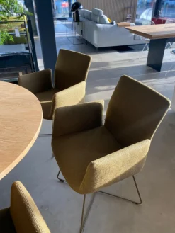 4er Set Jalis Armlehnstuhl Hoher Rücken Vorzugskombi Bezug Stoff 8306 Moos Braun Drahtgestell M39 Kardamom Braun Gelb